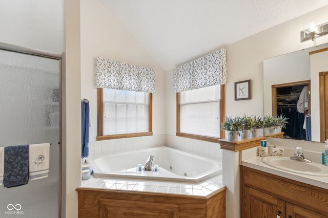 3627 S Southway Drive, New Palestine, IN 46163