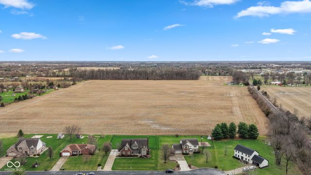 3627 S Southway Drive, New Palestine, IN 46163