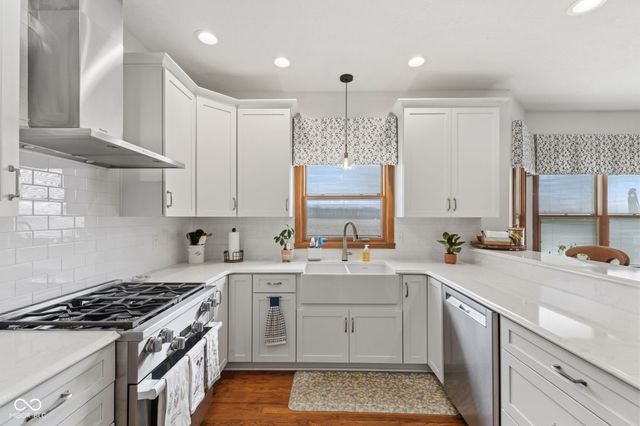 3627 S Southway Drive, New Palestine, IN 46163