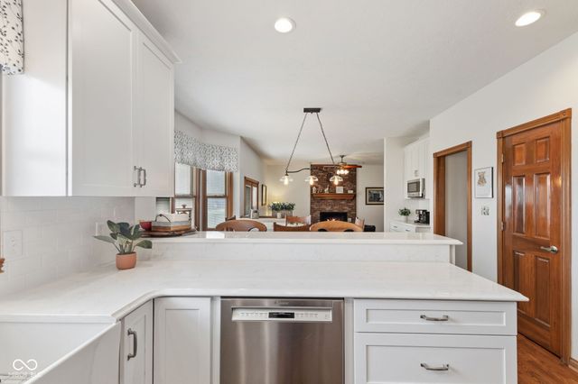 3627 S Southway Drive, New Palestine, IN 46163