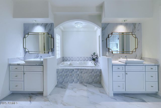 11155 E GOLD DUST Avenue, Scottsdale, AZ 85259