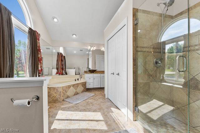 456 Helena Drive, Tallmadge, OH 44278