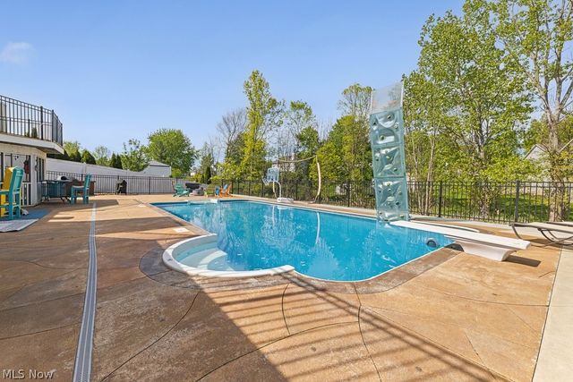 456 Helena Drive, Tallmadge, OH 44278
