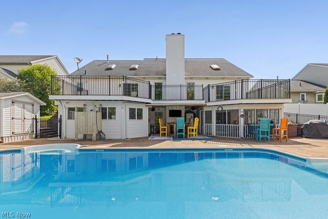 456 Helena Drive, Tallmadge, OH 44278