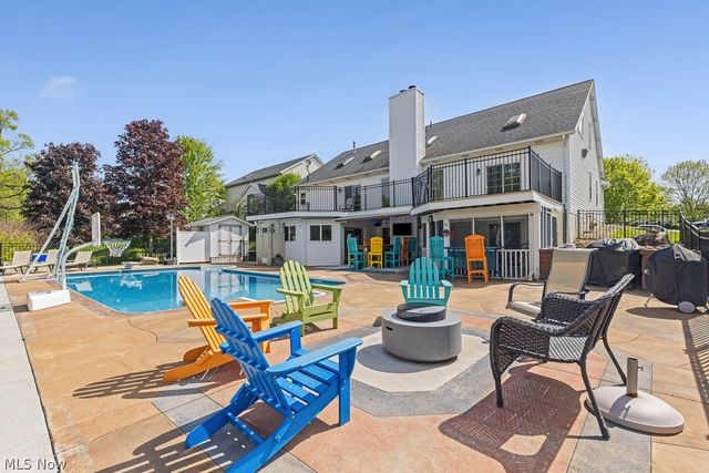 456 Helena Drive, Tallmadge, OH 44278