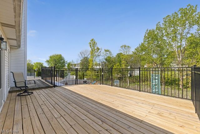 456 Helena Drive, Tallmadge, OH 44278