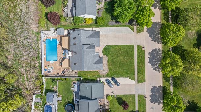 456 Helena Drive, Tallmadge, OH 44278