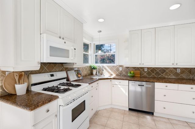 2821 La Paz Way, Sacramento, CA 95821