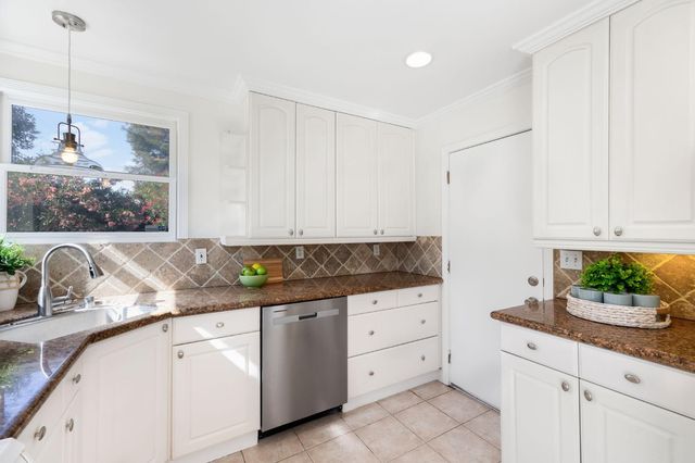 2821 La Paz Way, Sacramento, CA 95821