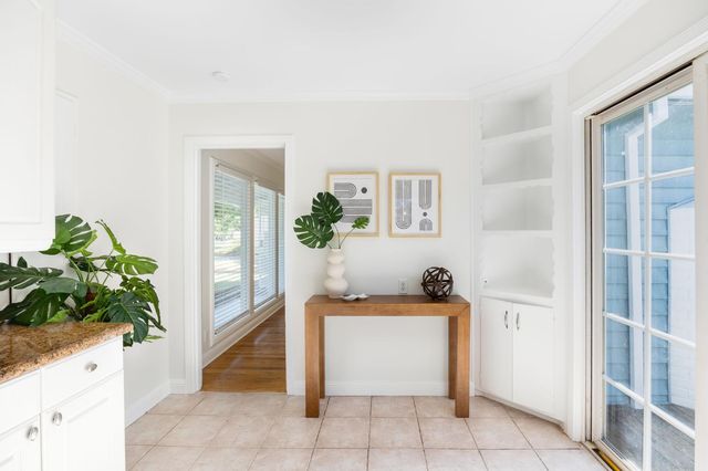2821 La Paz Way, Sacramento, CA 95821
