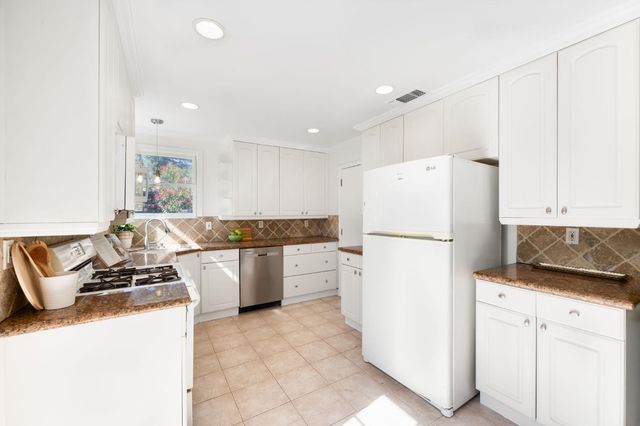 2821 La Paz Way, Sacramento, CA 95821