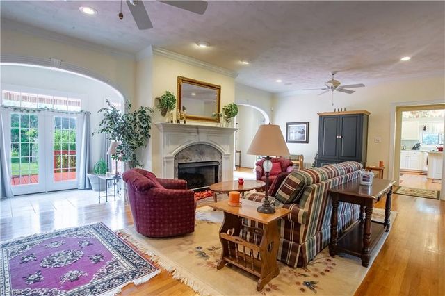 1904 Ballahack RD, Chesapeake, VA 23322