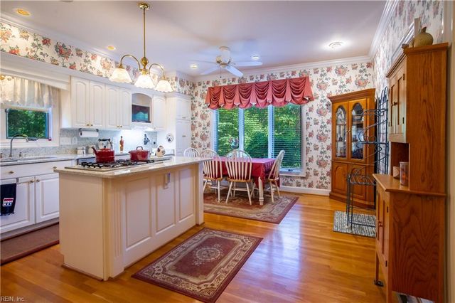 1904 Ballahack RD, Chesapeake, VA 23322