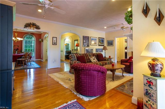 1904 Ballahack RD, Chesapeake, VA 23322