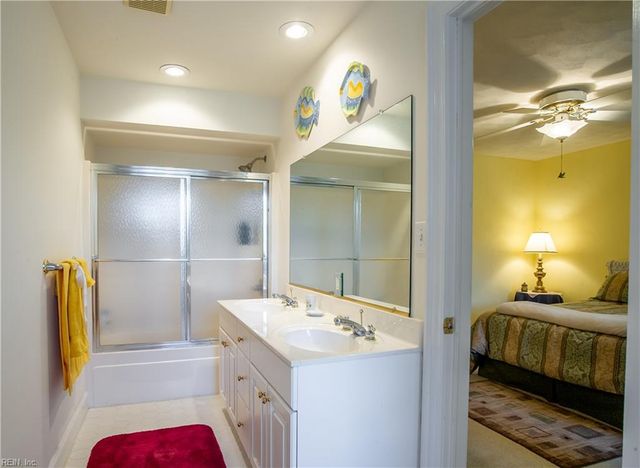 1904 Ballahack RD, Chesapeake, VA 23322
