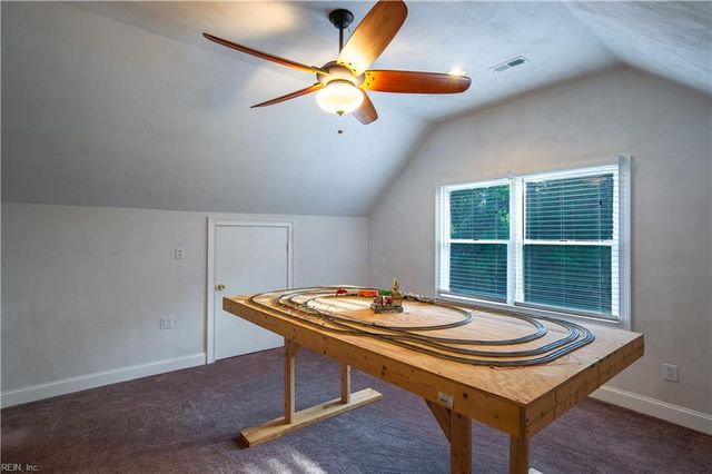 1904 Ballahack RD, Chesapeake, VA 23322