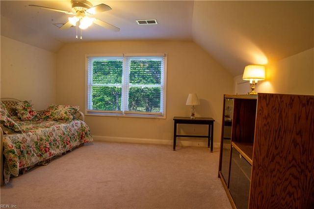 1904 Ballahack RD, Chesapeake, VA 23322