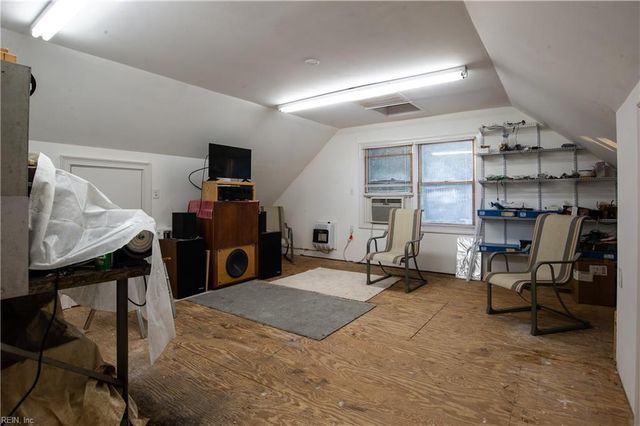 1904 Ballahack RD, Chesapeake, VA 23322