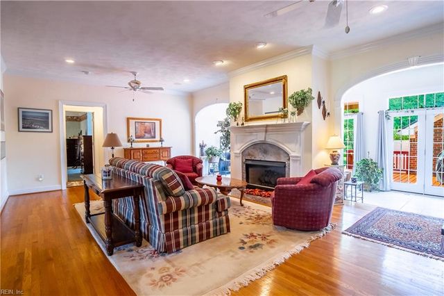 1904 Ballahack RD, Chesapeake, VA 23322