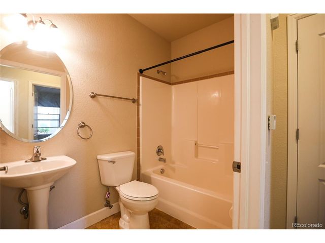 4101 Crittenton Ln 101, Wellington, CO 80549