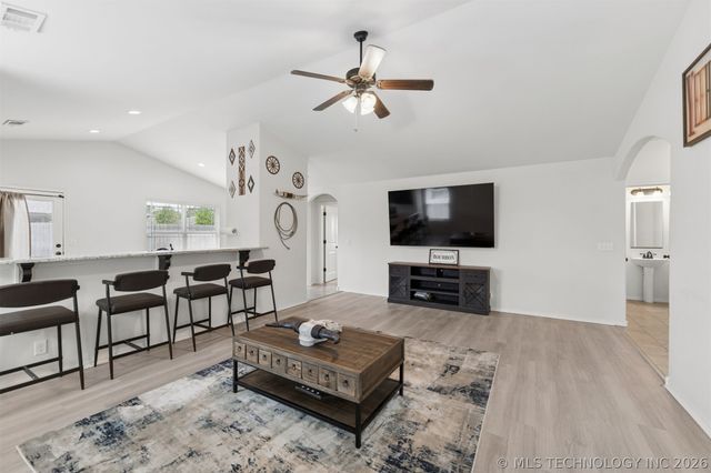 14602 E 114th Street N, Owasso, OK 74055