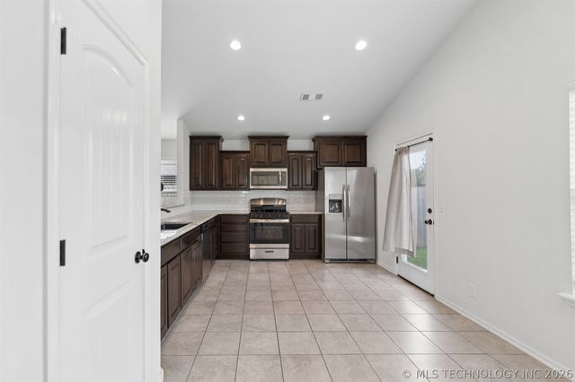 14602 E 114th Street N, Owasso, OK 74055
