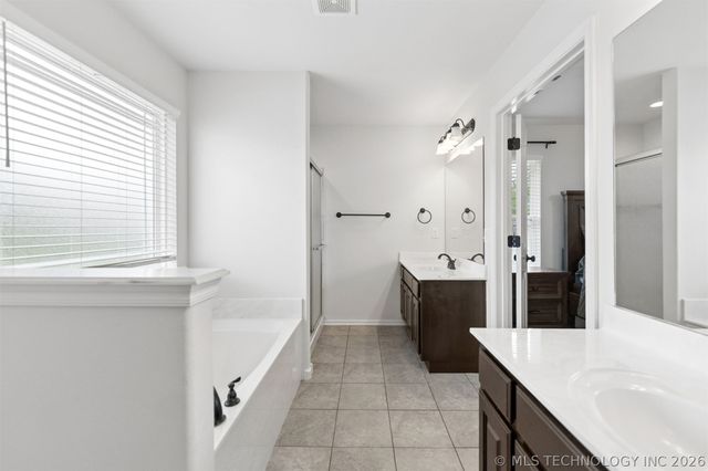 14602 E 114th Street N, Owasso, OK 74055