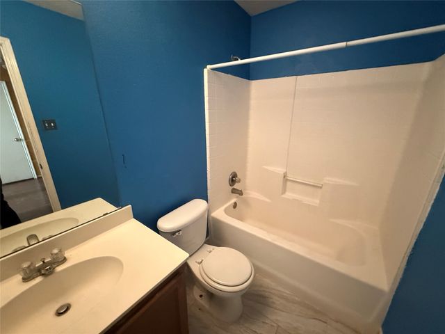 9916 Crystal Valley Way, Dallas, TX 75227