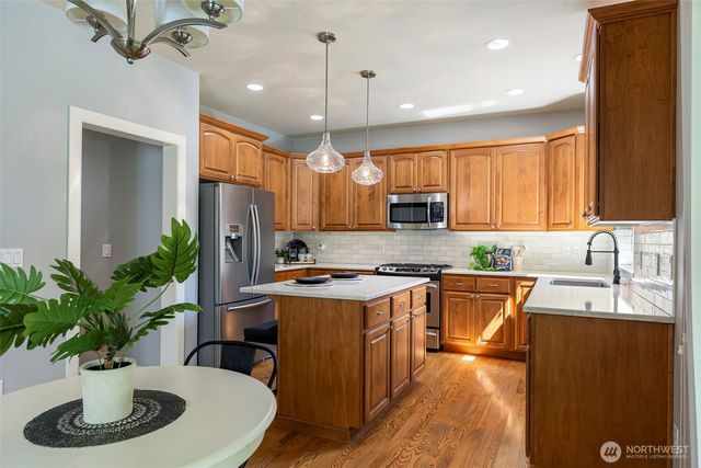 2741 NE Noll Valley Loop, Poulsbo, WA 98370