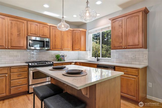 2741 NE Noll Valley Loop, Poulsbo, WA 98370