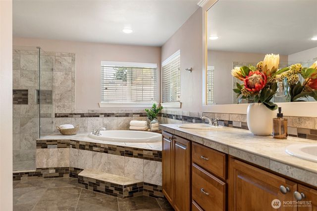 2741 NE Noll Valley Loop, Poulsbo, WA 98370