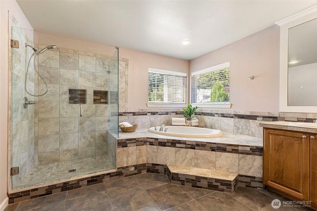 2741 NE Noll Valley Loop, Poulsbo, WA 98370