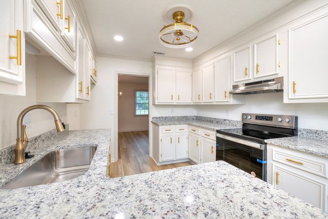 7 Treetop Court, Sumter, SC 29154