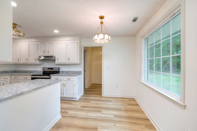 7 Treetop Court, Sumter, SC 29154