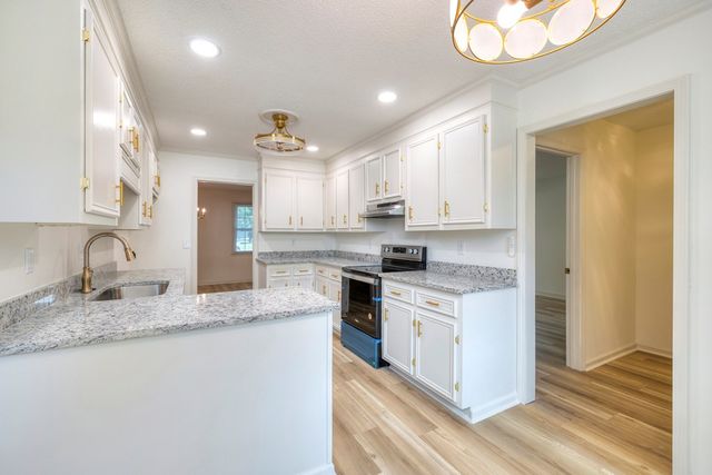 7 Treetop Court, Sumter, SC 29154