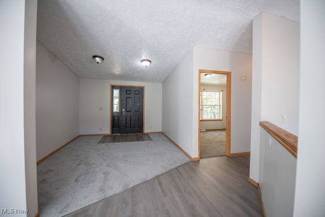 2709 Backwater Road SE, New Philadelphia, OH 44663