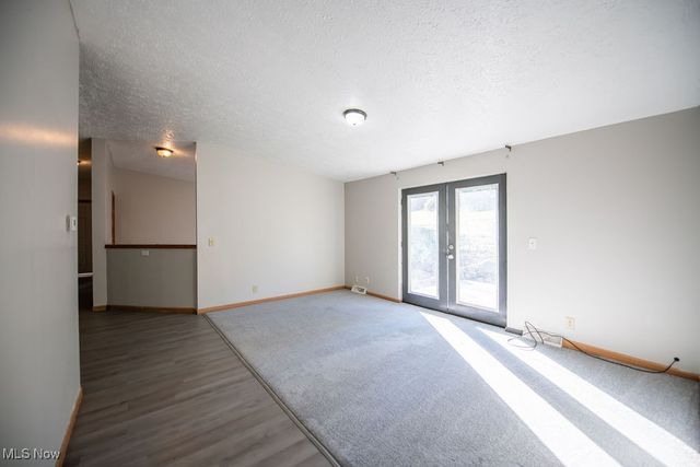 2709 Backwater Road SE, New Philadelphia, OH 44663