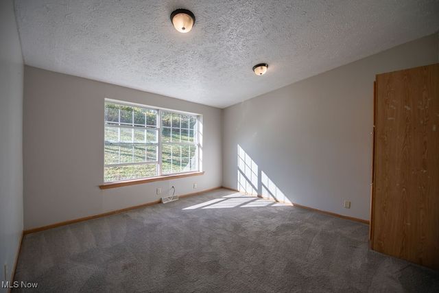 2709 Backwater Road SE, New Philadelphia, OH 44663