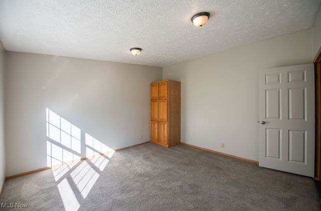 2709 Backwater Road SE, New Philadelphia, OH 44663