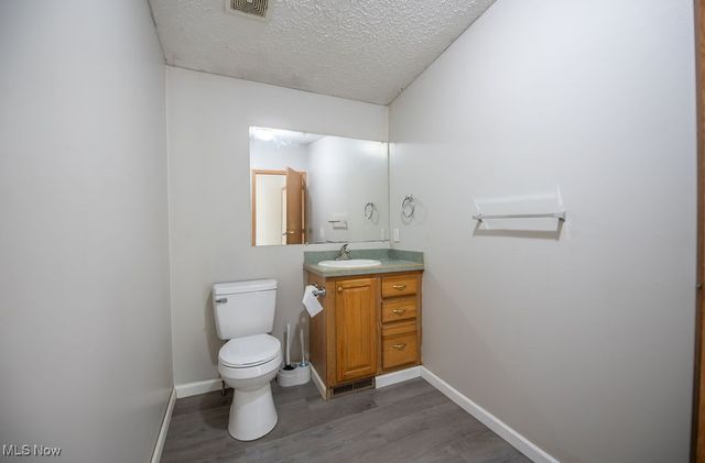 2709 Backwater Road SE, New Philadelphia, OH 44663