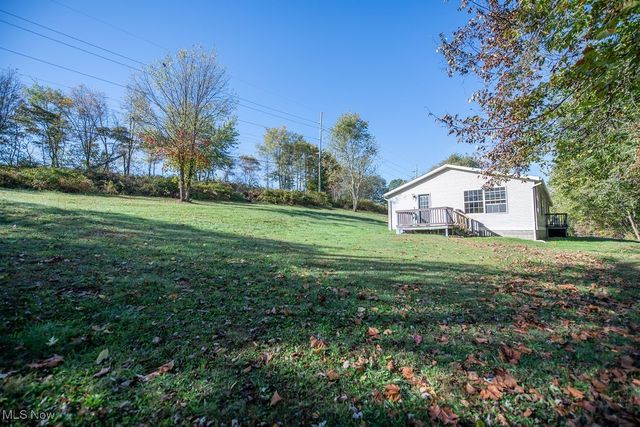 2709 Backwater Road SE, New Philadelphia, OH 44663