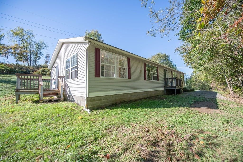 2709 Backwater Road SE, New Philadelphia, OH 44663