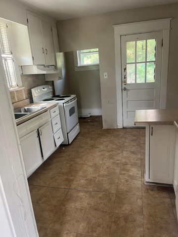 1501 Rugby BLVD NW, Roanoke, VA 24017