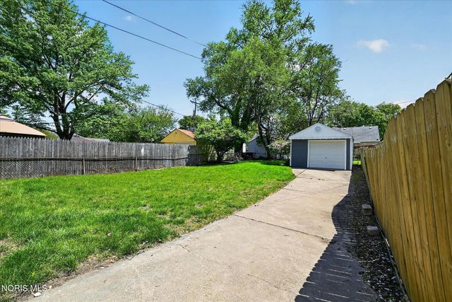553 Andora Drive, Toledo, OH 43609