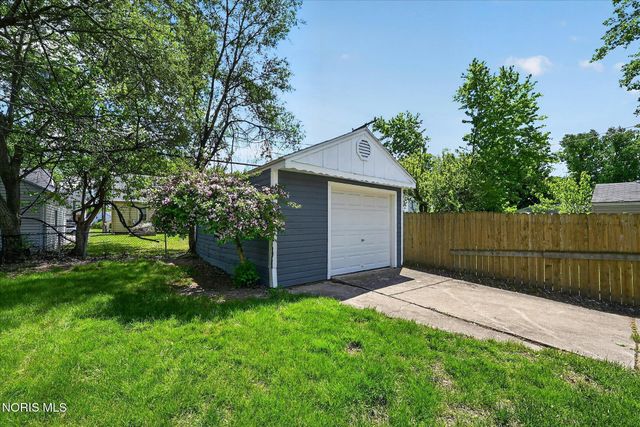 553 Andora Drive, Toledo, OH 43609