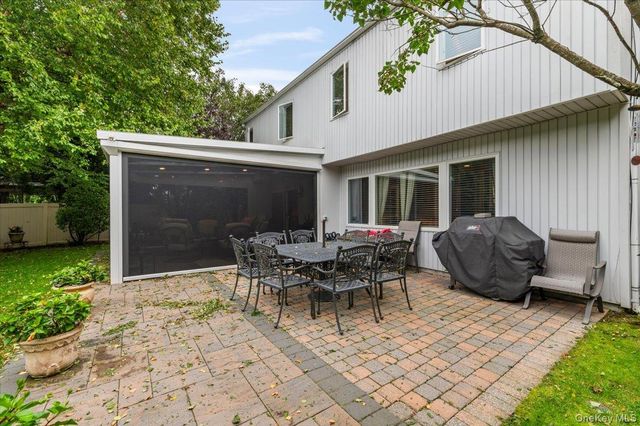 3 Jerold Street, Plainview, NY 11803