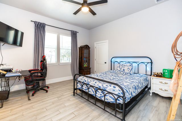 240 Eaglerock, Poteet, TX 78065