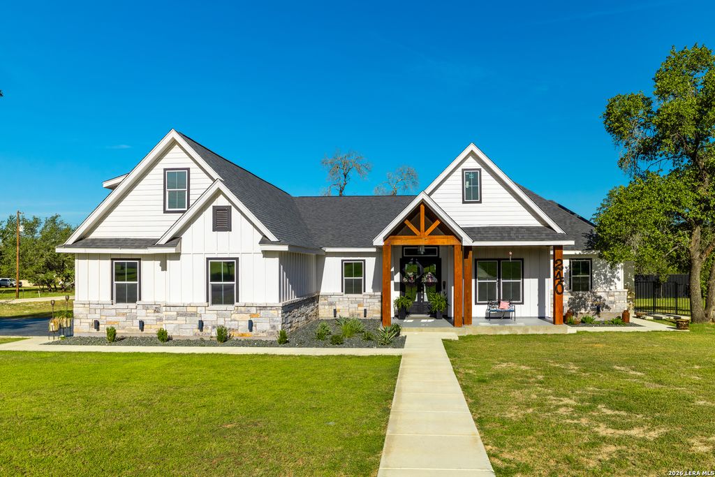 240 Eaglerock, Poteet, TX 78065