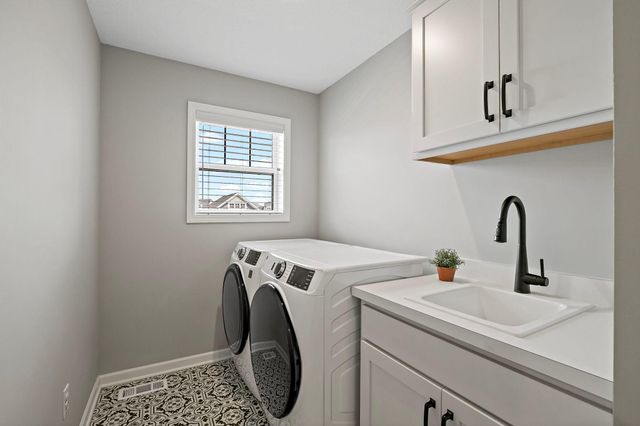 107 Maple Terrace, Waconia, MN 55387