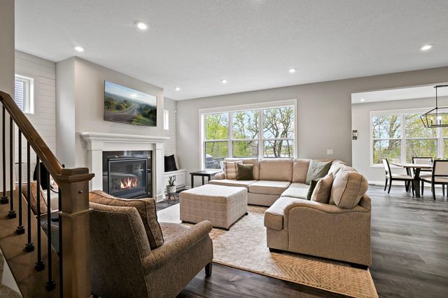 107 Maple Terrace, Waconia, MN 55387